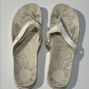 Reef Women's Cream Floral-Print Flip Flop Sandals